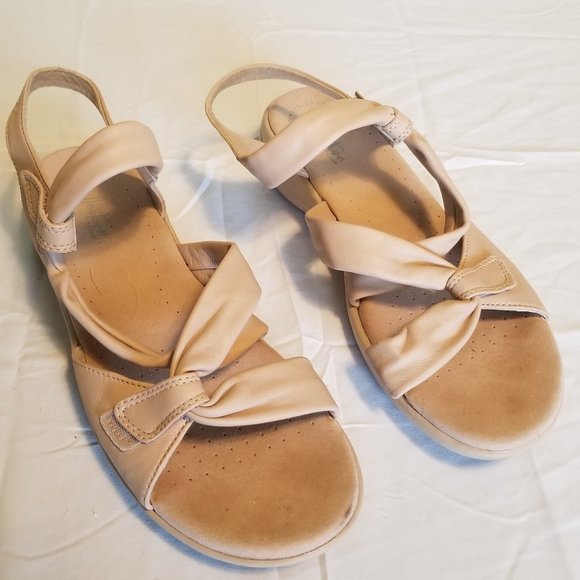 very clarks sandals
